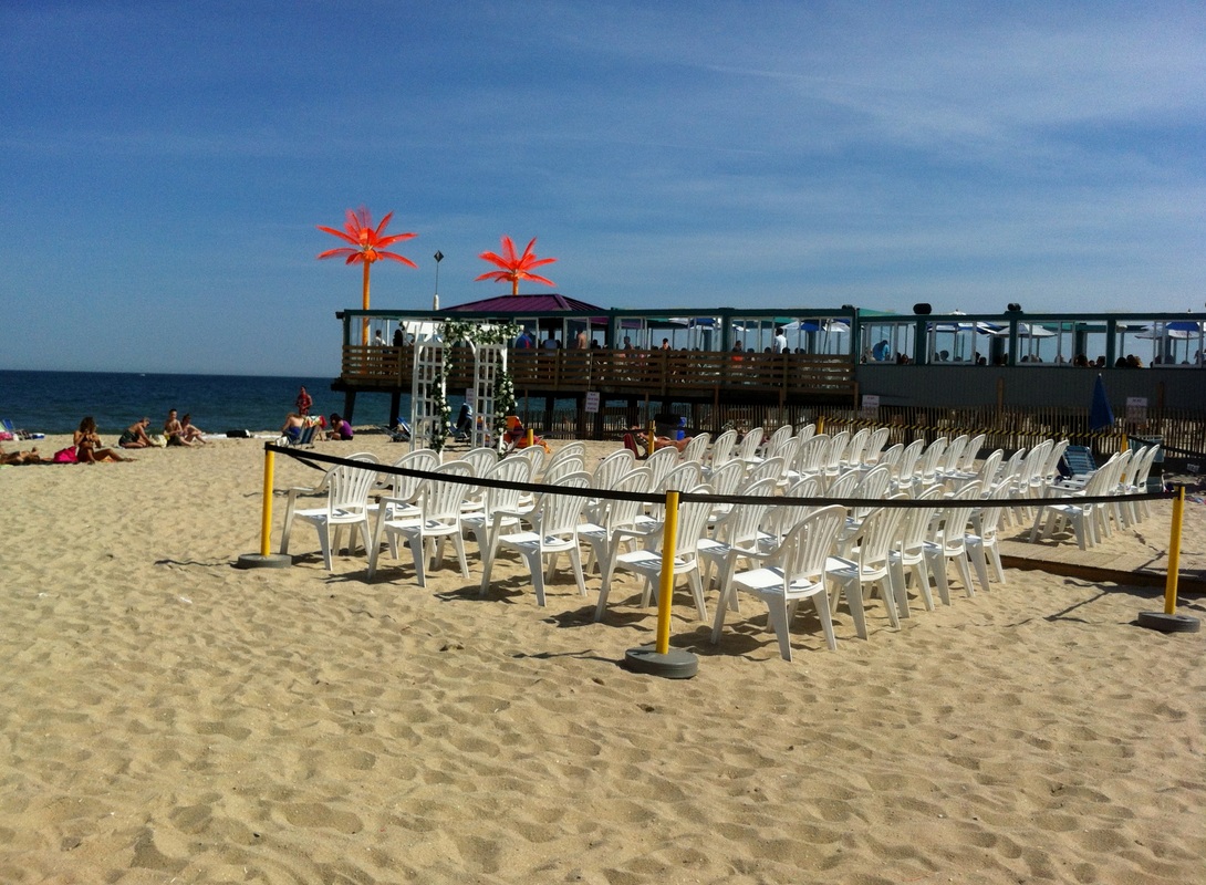 New Jersey Wedding Officiant Andrea Purtell performs wedding at Martell's Tiki Bar Point Pleasant Beach, NJ